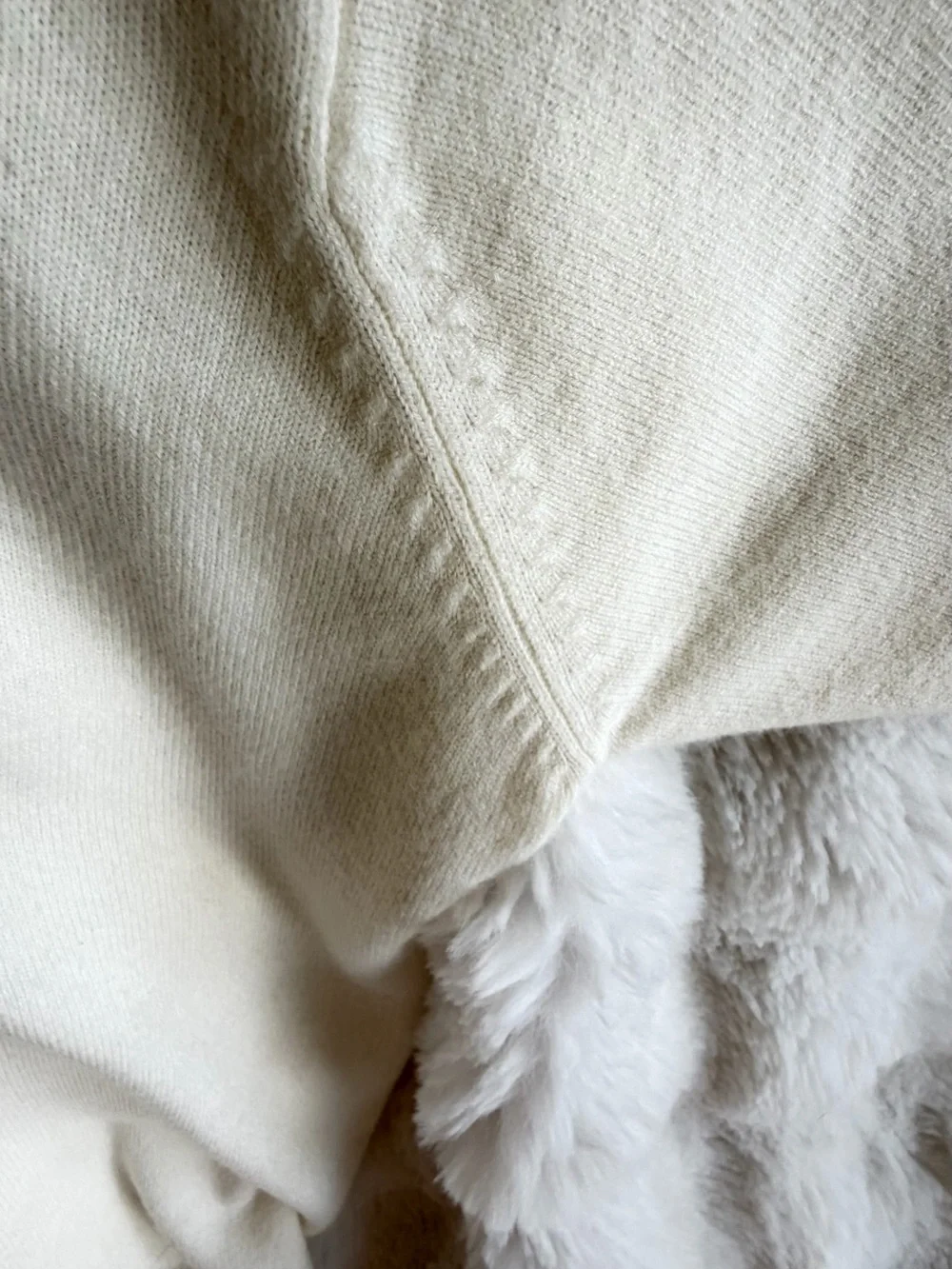 Vintage Cream TanJay Classic Sweater Size Medium